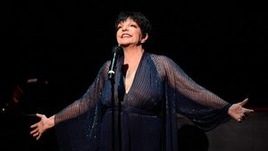 Liza Minnelli, flanked by a phalanx of dancers, surprises audience at the GLAAD Media Awards