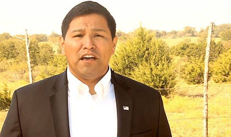 Louie-minor_grabx633_0