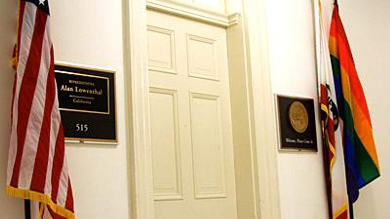 Lowenthal_flagsx400_0