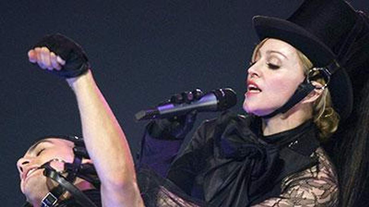 Madonna-tours-x400