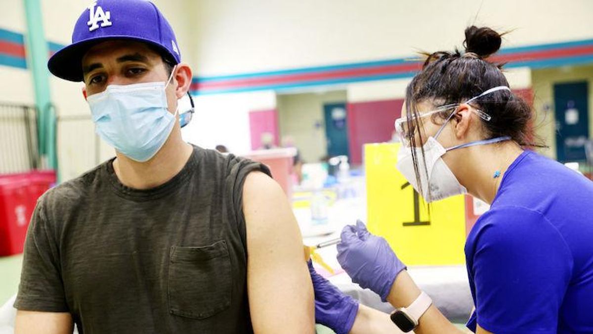Man in LA getting monkeypox vaccine
