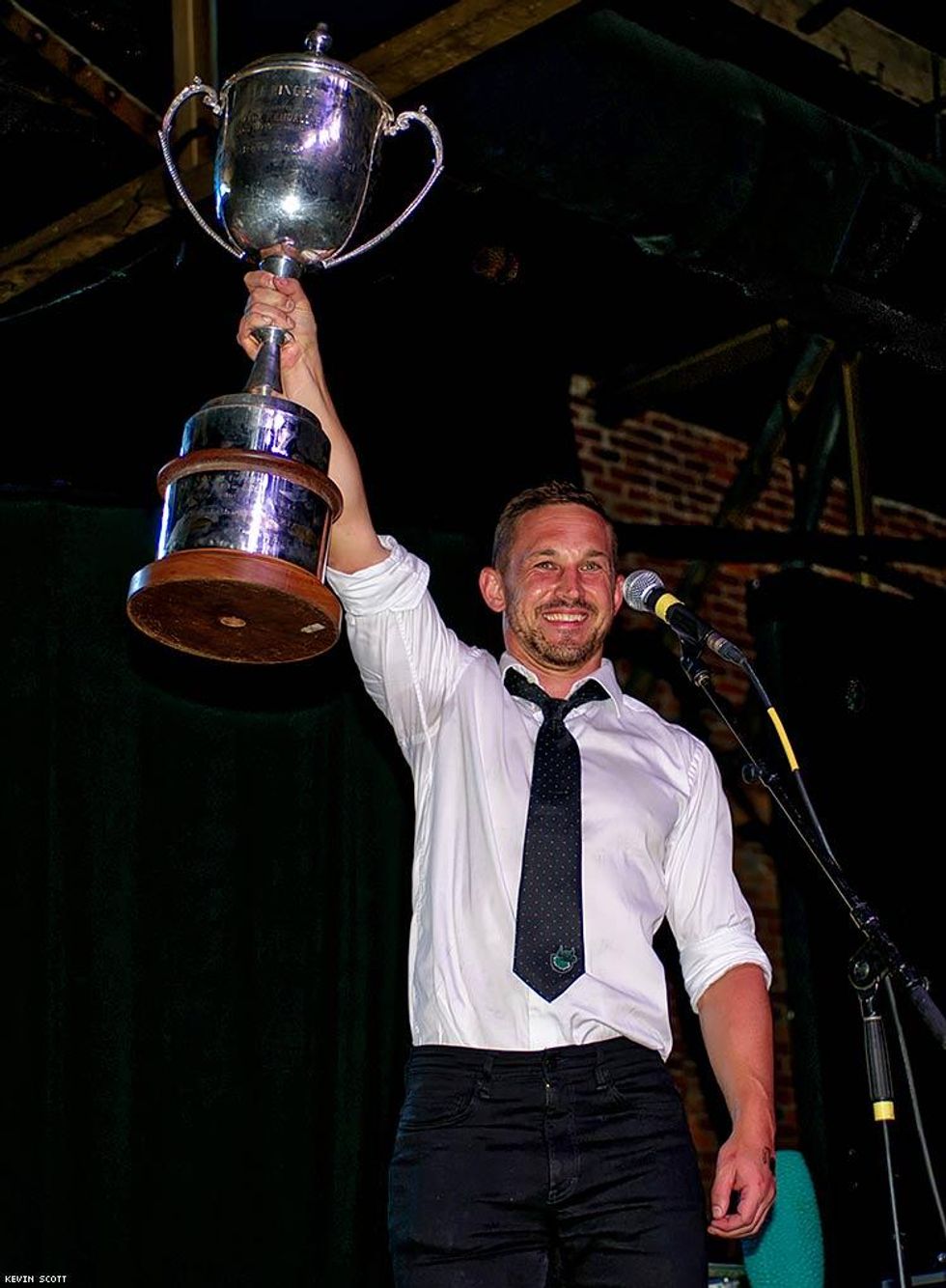 Melbourne Captain Iain Abbott Accepts Bingham Cup