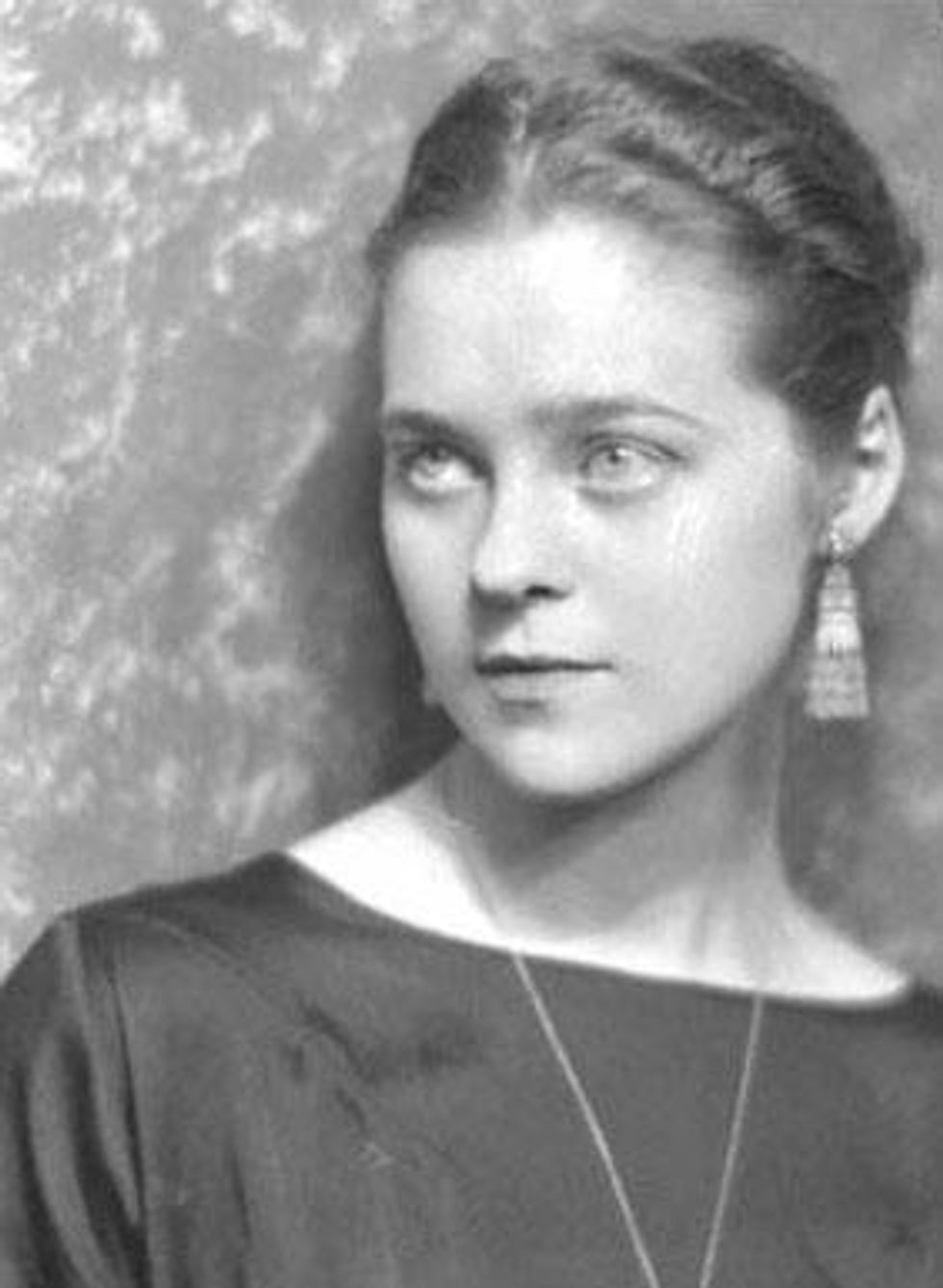 Mercedes_youngbeautiful_0