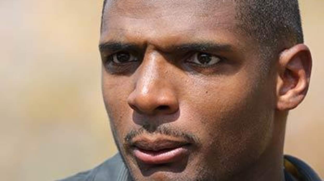 Michael_sam_droppedx400