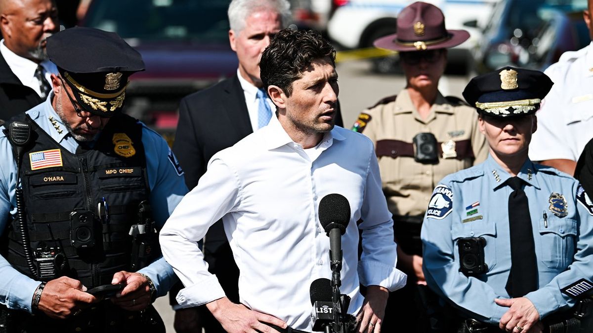 Minneapolis mayor warns against 'villainizing trans community' after shooting leaves 2 children dead