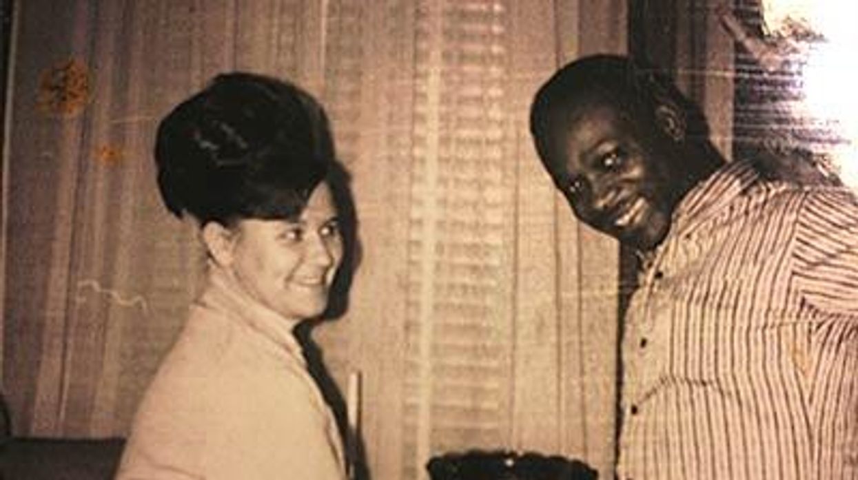 Momanddadsmilingx400