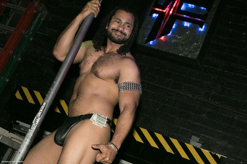 Motorboot: At the Faultline