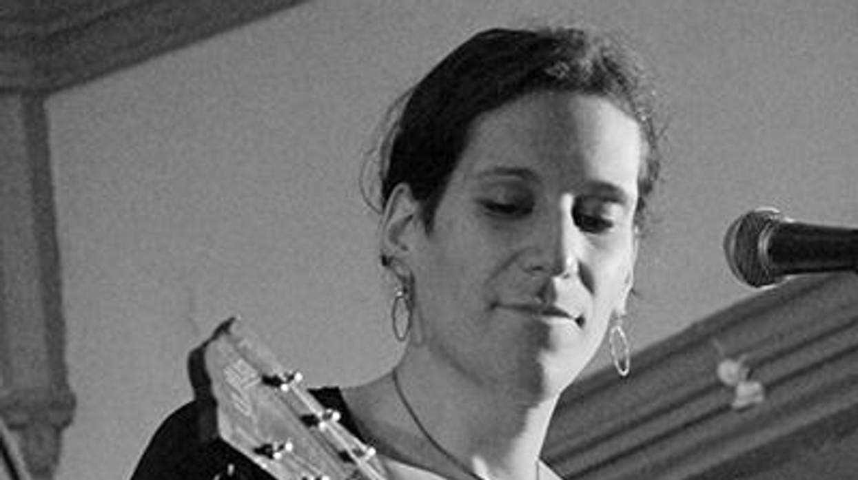 Mya-adriene-byrne-x400d