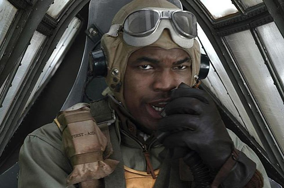 Ne-yo-in-red-tailsx633