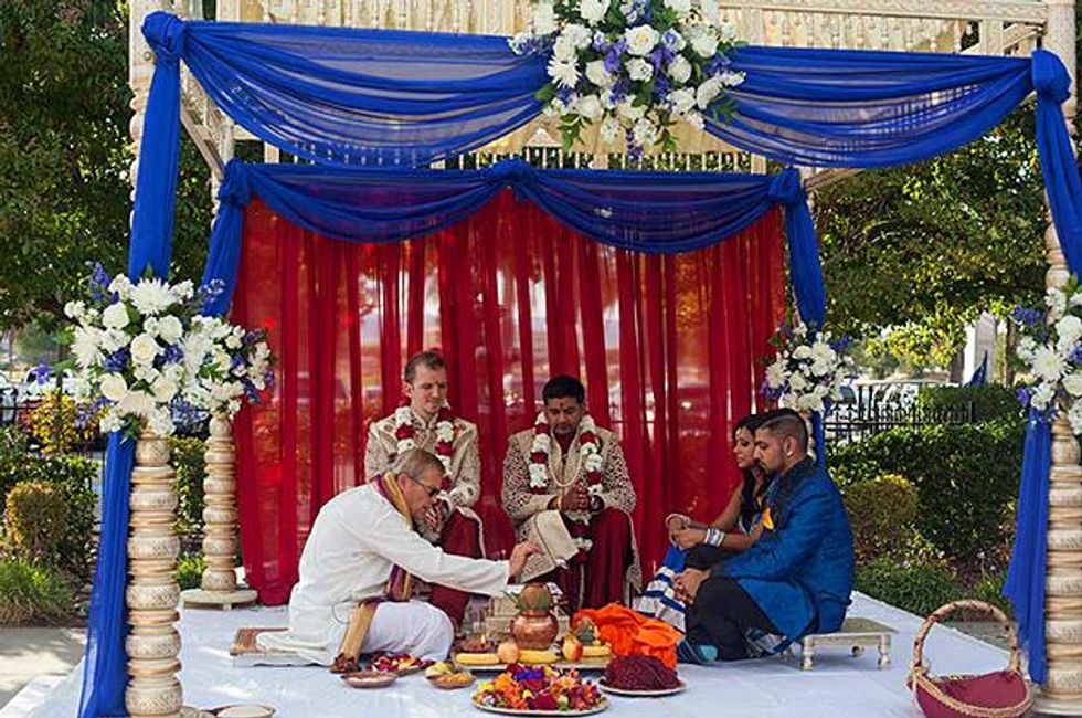 Neil-elias-lbgtq-indian-wedding-ceremony-sitex633_0