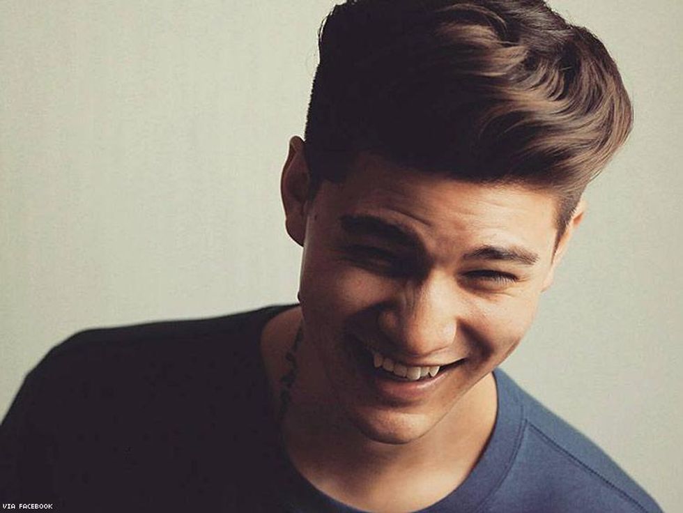 Nick Neon, Ultra Bleu