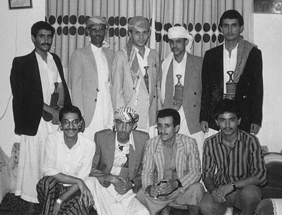 Nine_men_posingx633_0