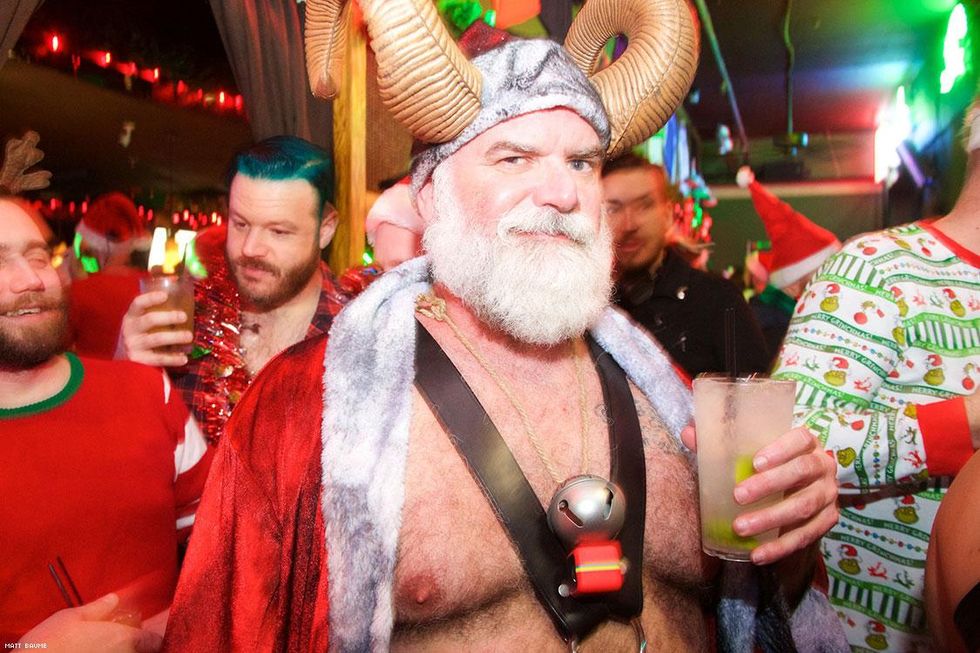 Nothing says Christmas like a nearly-naked bar crawl on a Seattle night. Ho Ho Ho.