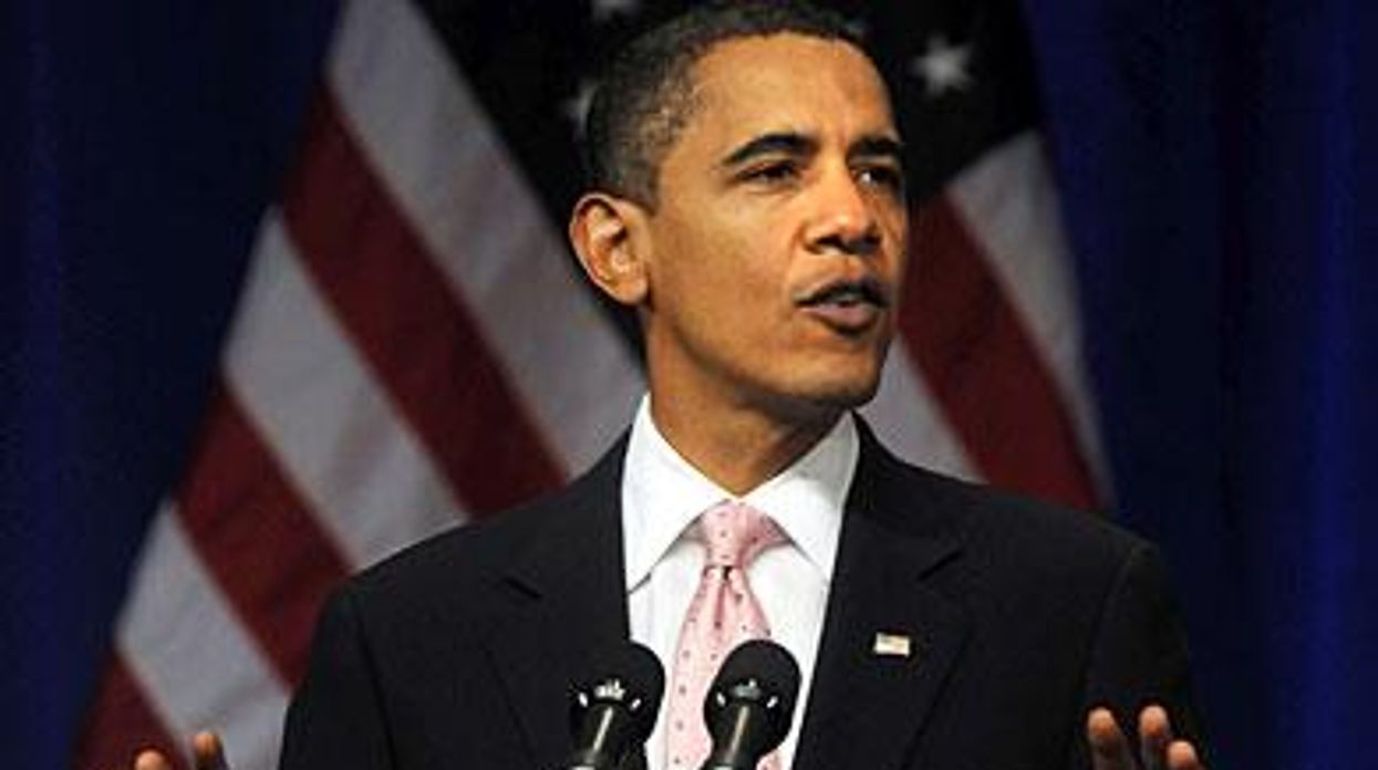 Obama_jazhandsx390_3