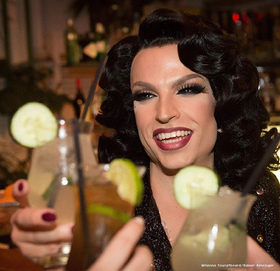 Out_traveler_vienna_2-01