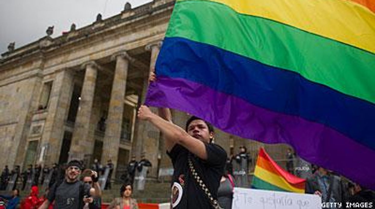 Outside-the-colombian-congress-in-bogotax400