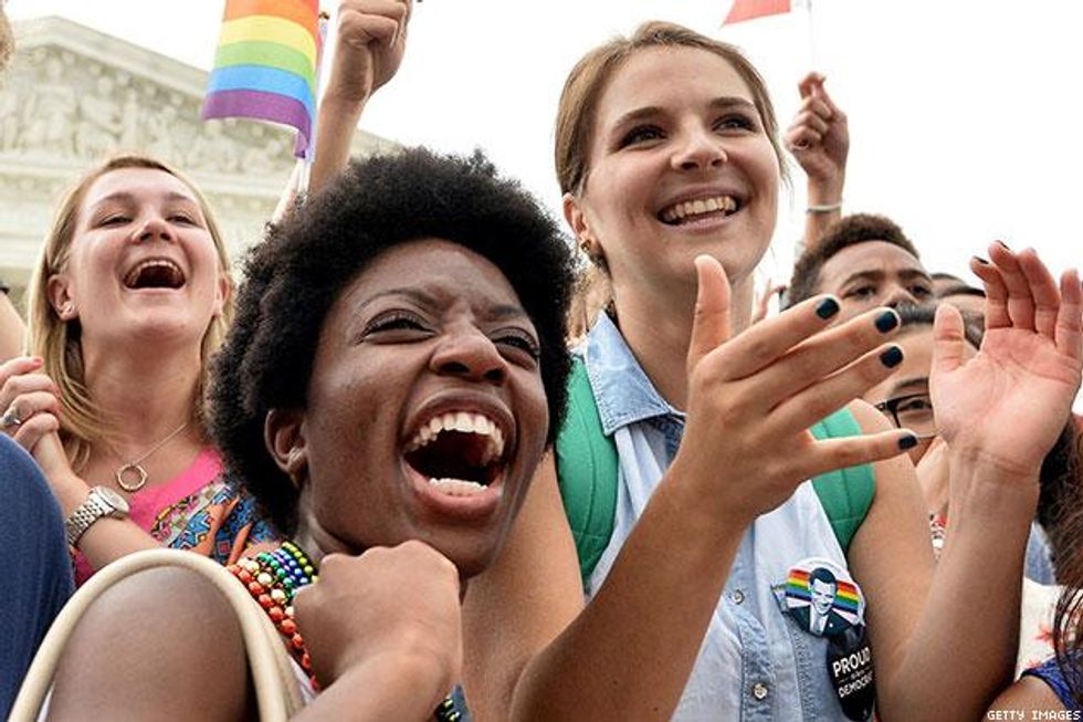 Outsidethecourt001_0