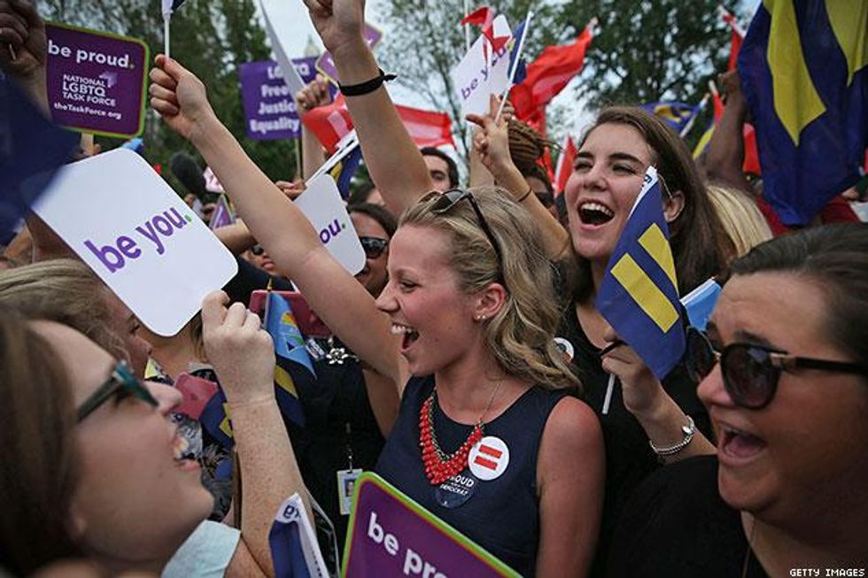 Outsidethecourt006_0