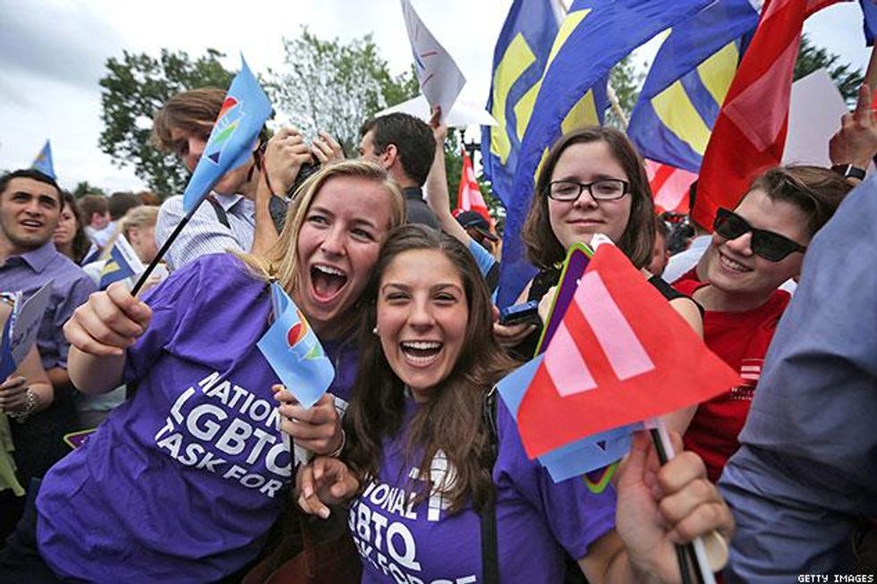 Outsidethecourt007_0