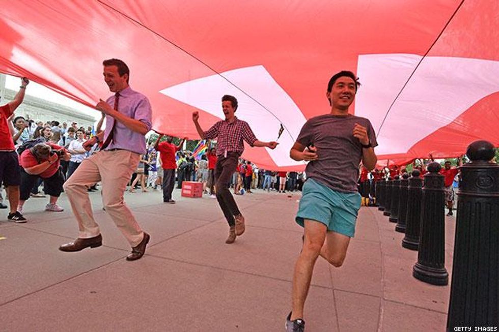 Outsidethecourt009_0