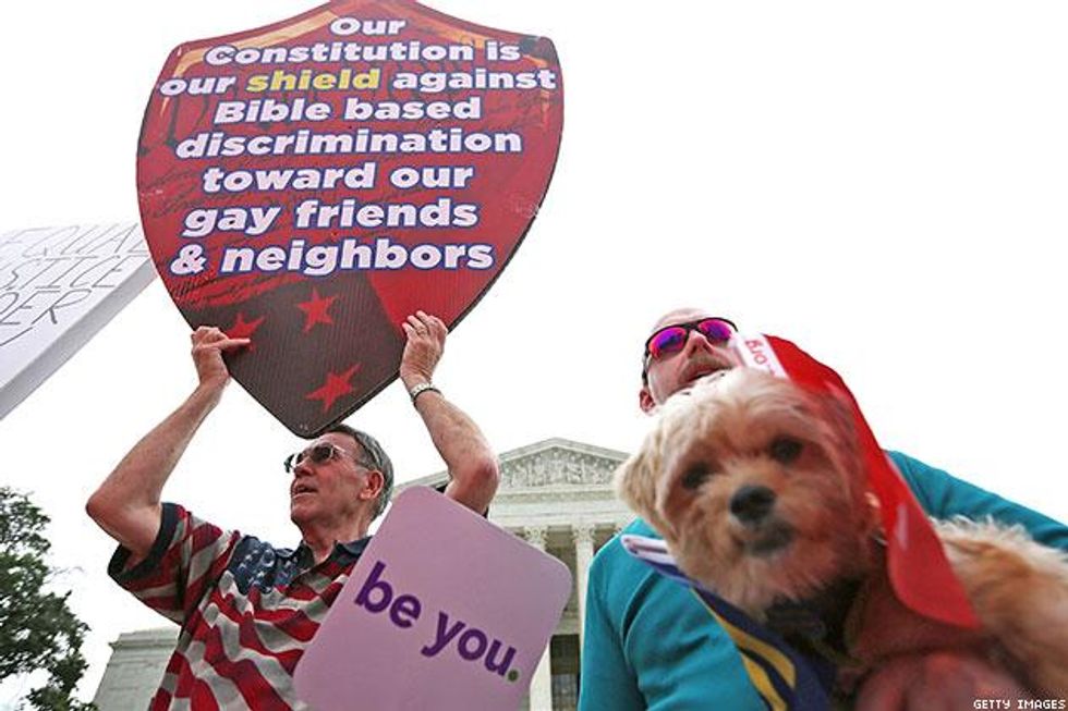 Outsidethecourt012_0