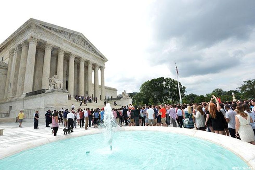 Outsidethecourt020_0