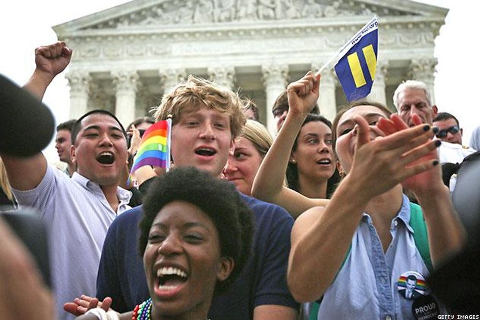 Outsidethecourt023_0