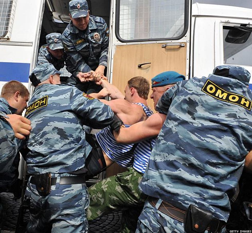 Paratroopers_riot_policex633_0