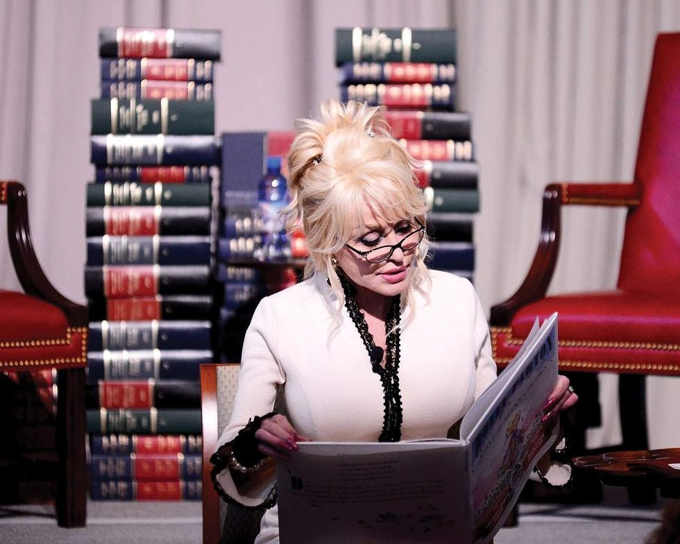 Parton reads to schoolchildren at the Library of Congress in February of 2018