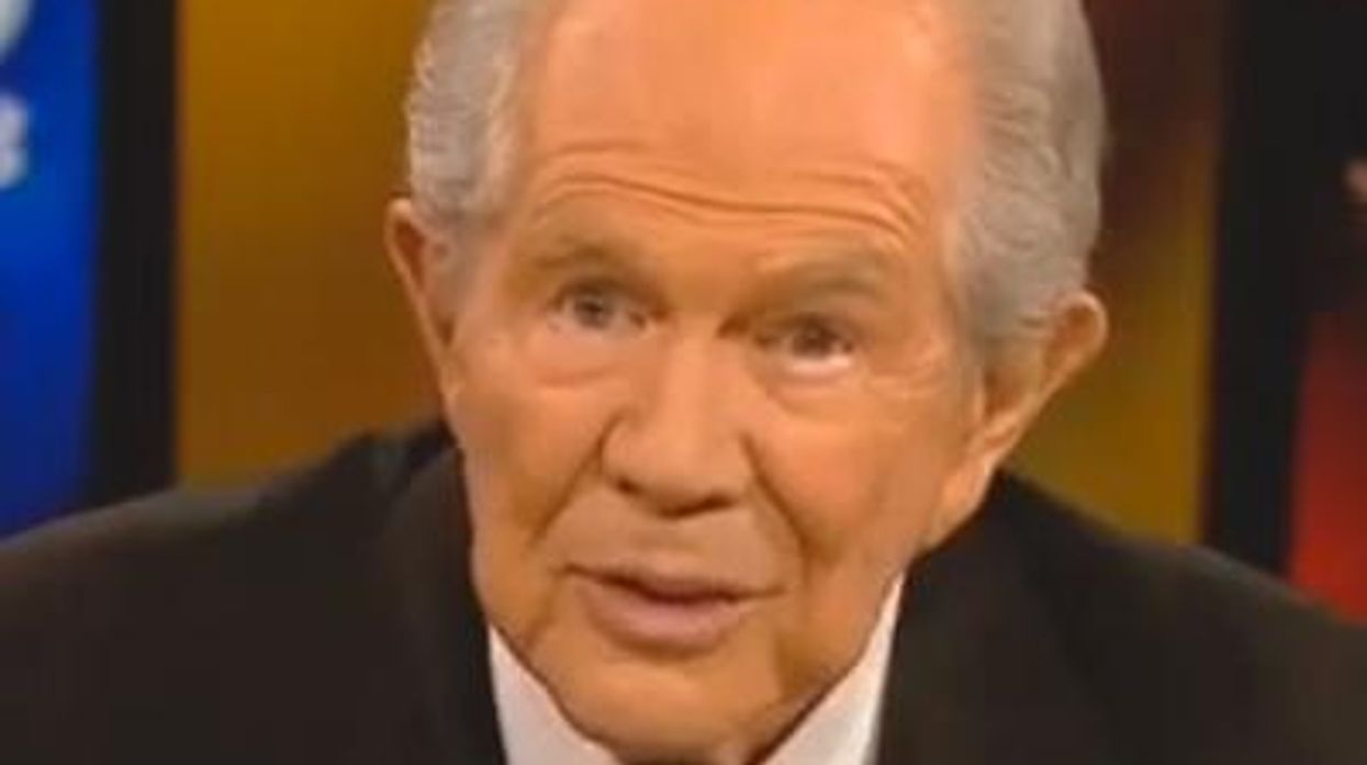 Pat-robertson-towels-may-have-aids-x400%5b5%5d