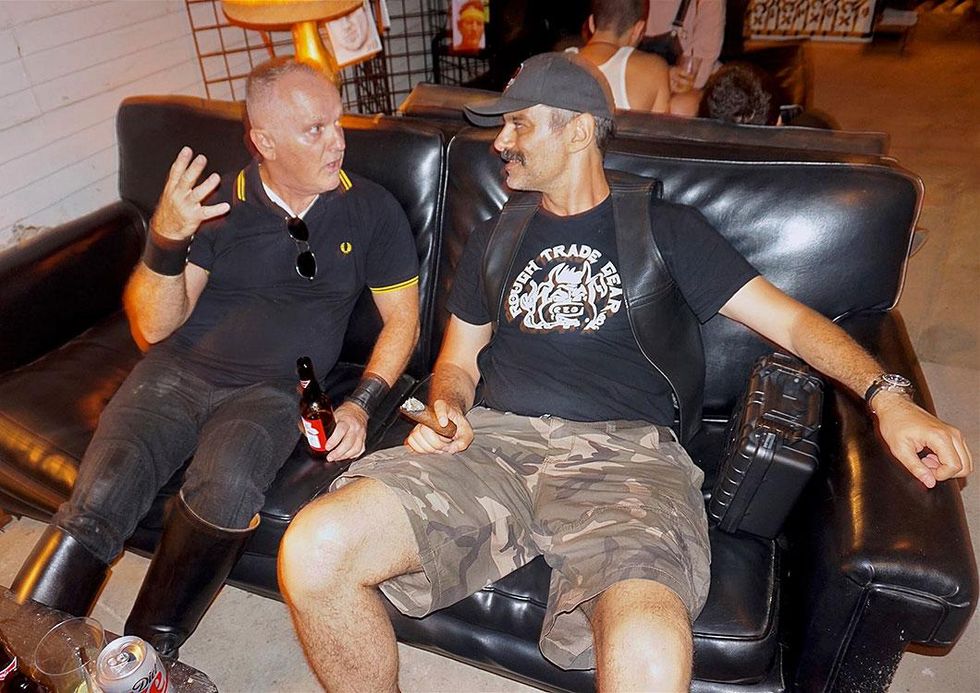 Patrons in deep culture dialog.