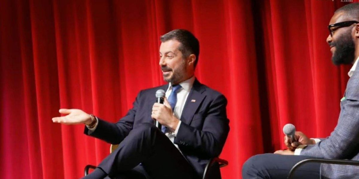 Pete Buttigieg mocks Trump's pay-to-play White House in Alabama appearance with Birmingham mayor