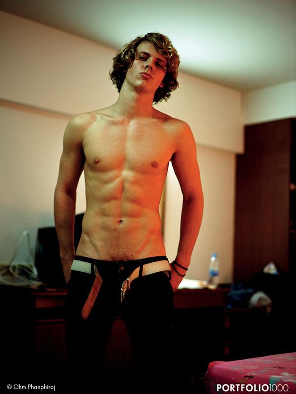 Phanphiroj_thespacebetweenus_5