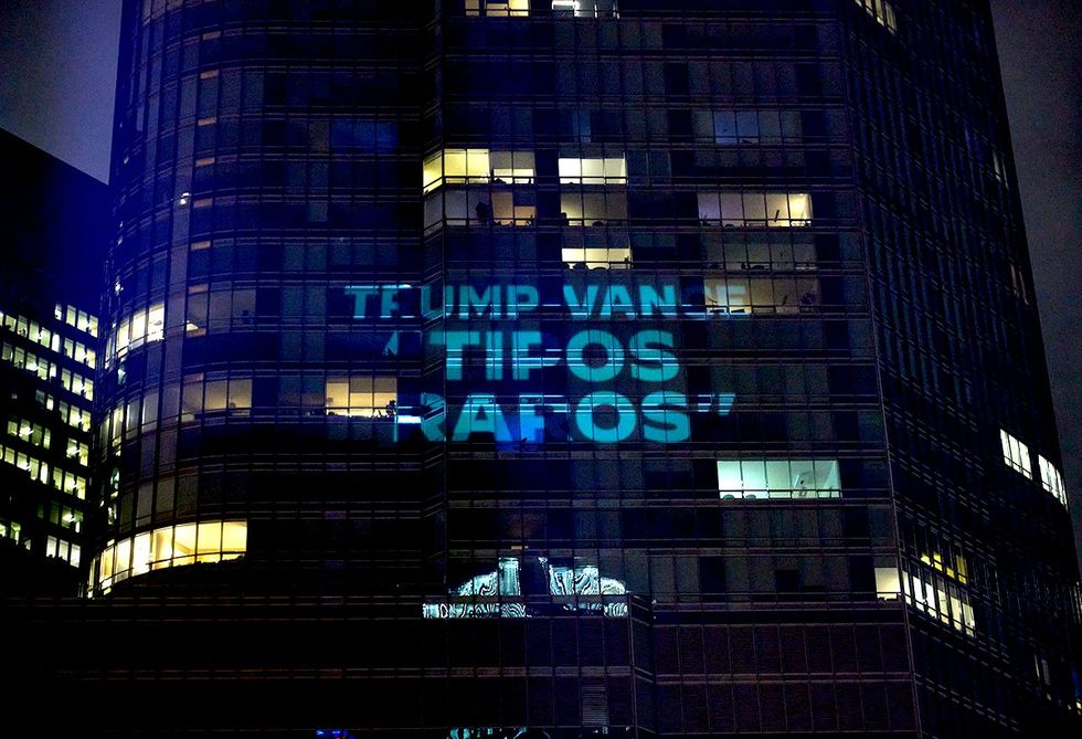 photo gallery DNC spotlights projections trump tower chicago
