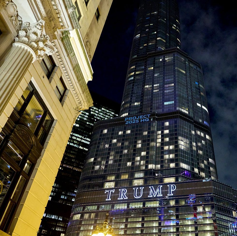 photo gallery DNC spotlights projections trump tower chicago