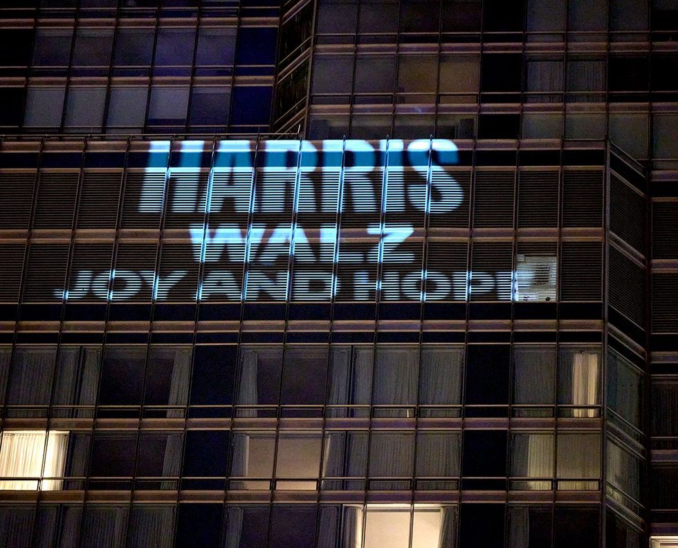 photo gallery DNC spotlights projections trump tower chicago