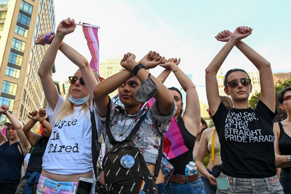 photo gallery Dyke Marches Dykes on Bikes worldwide through history