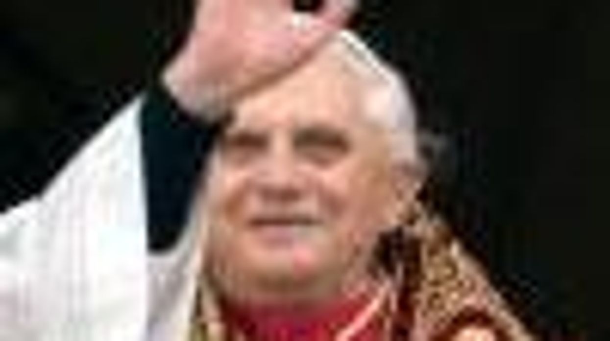 Pope_benedict_large_0