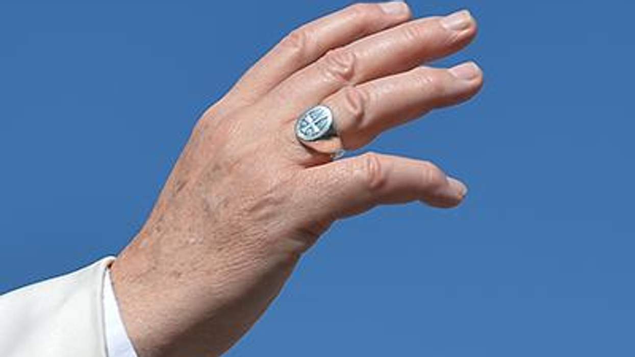 Pope-francis-hand-x400