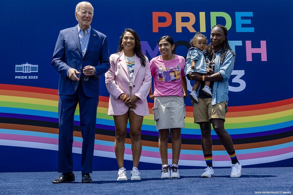 President Biden standing with a Texas family.