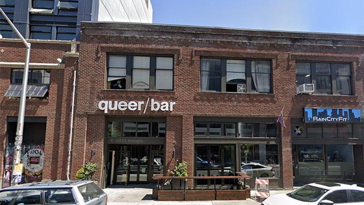 Queer/Bar