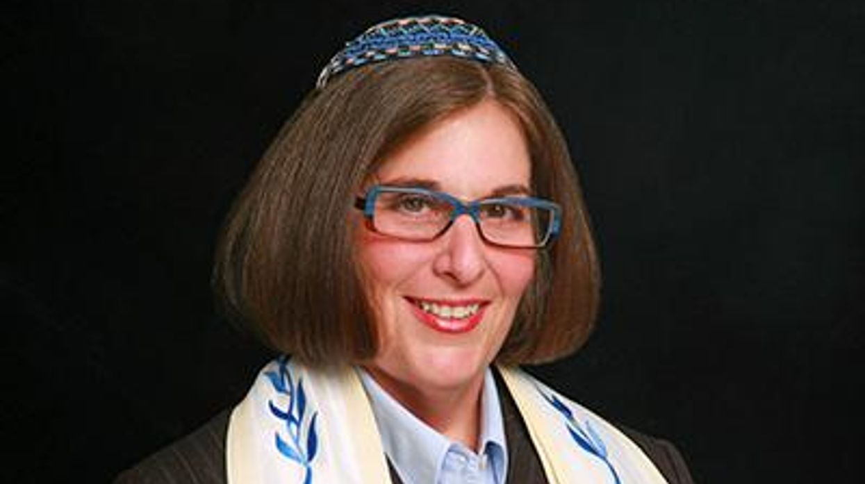 Rabbi-denise-eger-x400