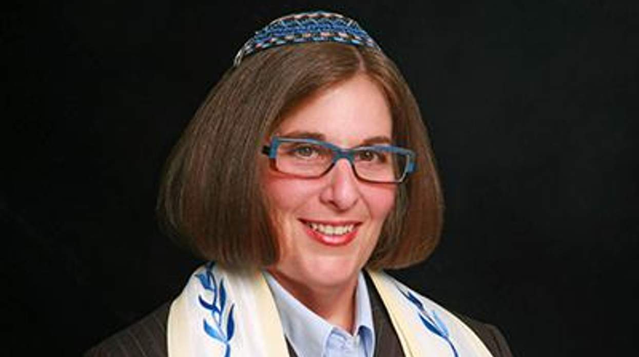 Rabbi-denise-eger-x400d