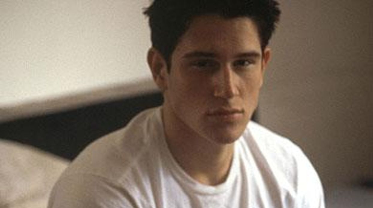 Robert-sitting-2004x390