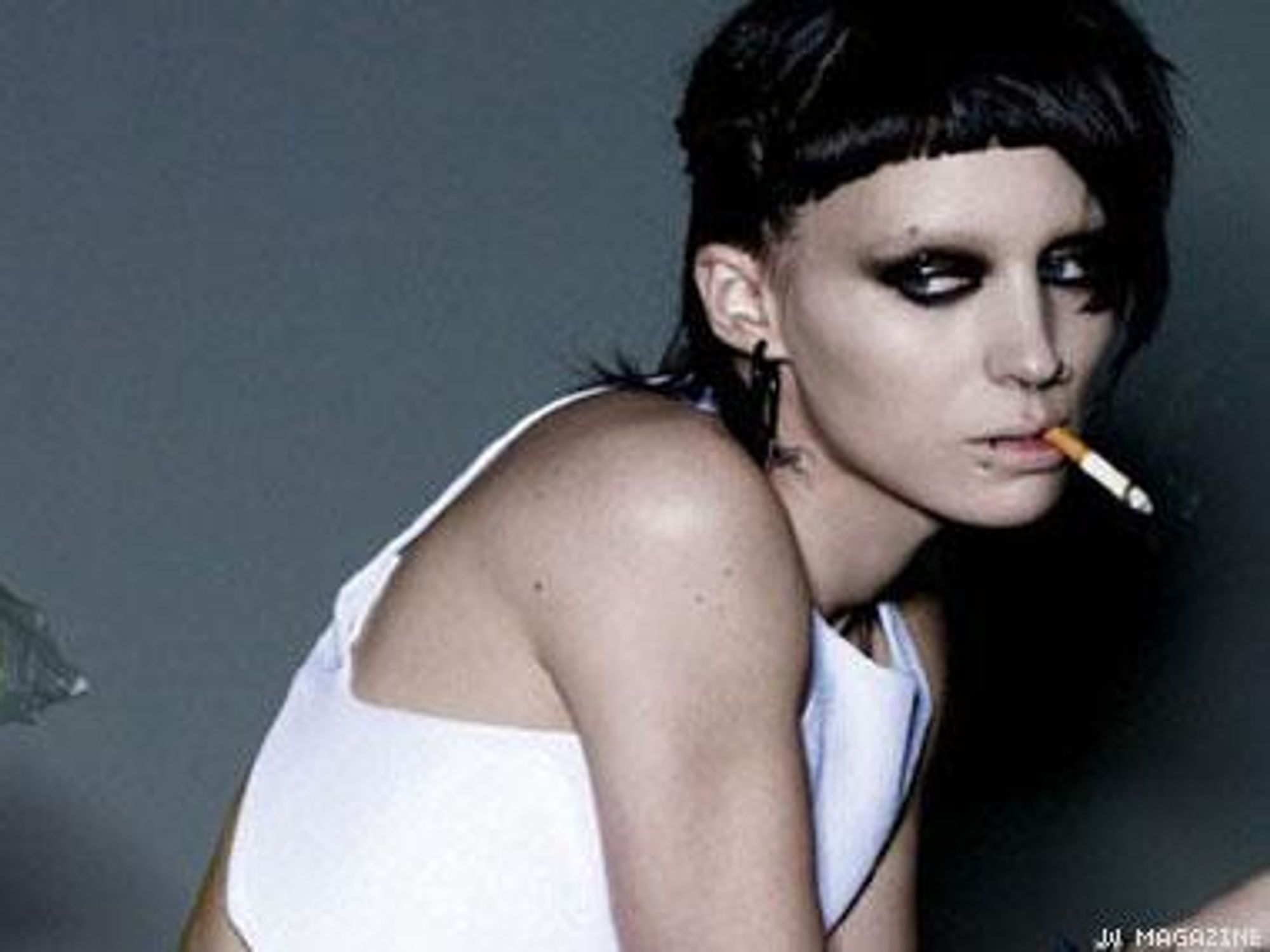 rooney mara smoking cigarette nude Signed 11x14 Sexy The Girl with the Dragon Tattoo Photo BAS Dragon Tattoos Rooney Mara Keeps