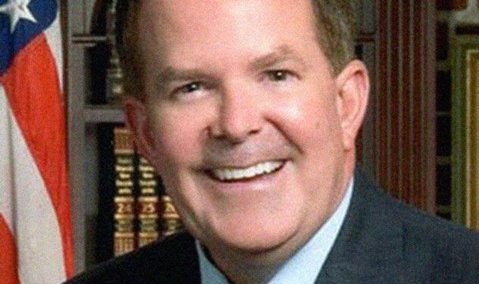 Roy_ashburn_politicians_photox633_0