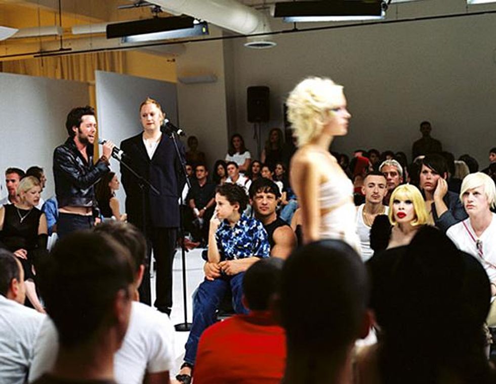 Rufus-wainwright-and-antony-hegarty-at-zaldy-fashion-show%2c-new-york-city-2003