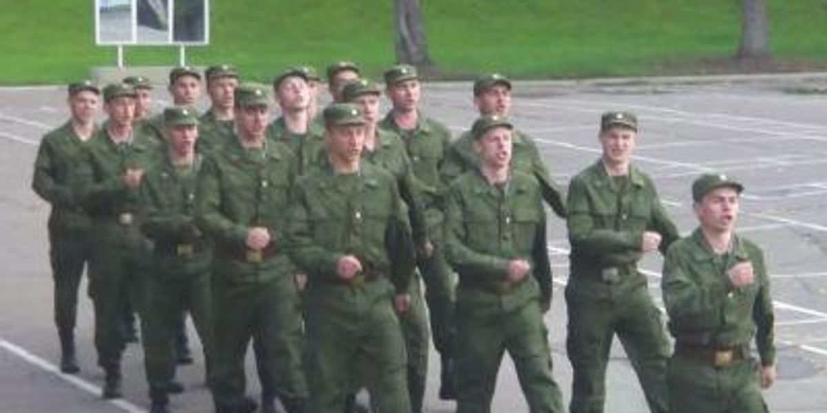 fritaget tilbagemeldinger Calibre WATCH: Russian Army Sings 'Barbie Girl'