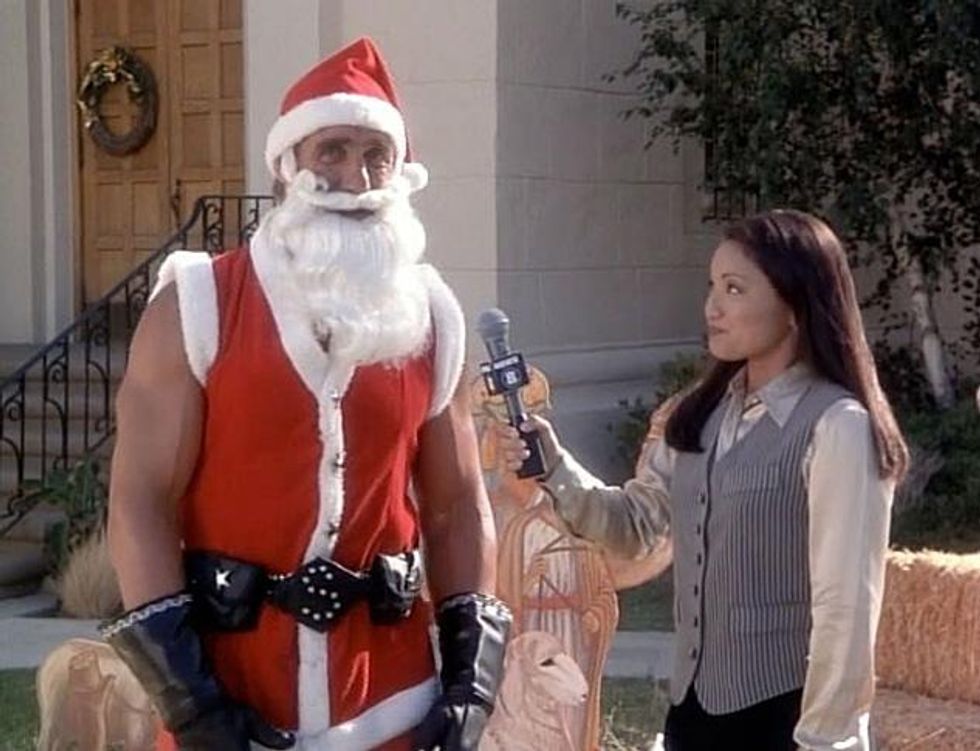 Santa-with-muscles_stillx633