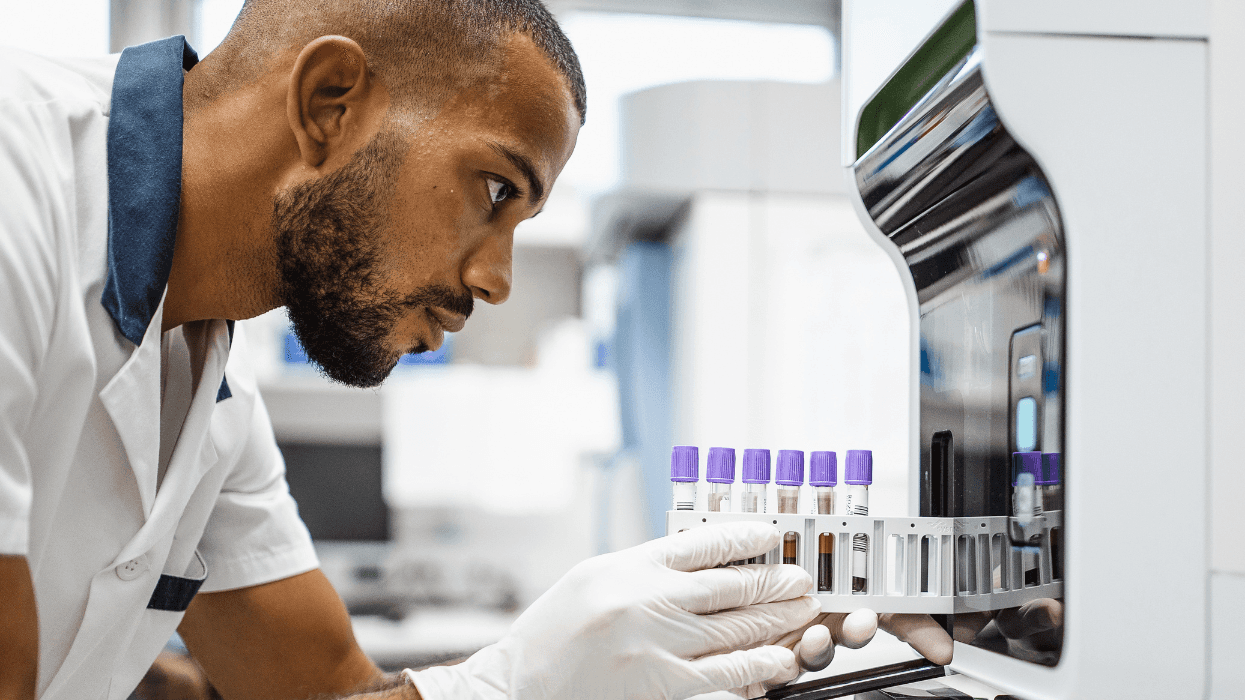 Scientist working in the laboratory